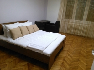 Luxurious, 100 m2 (1.076 ft2), Fully Furnished  Street Modene 1, Novi Sad Center