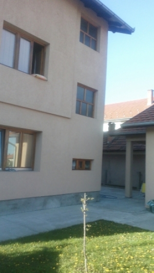 Prodajem kuću u Kragujevcue 