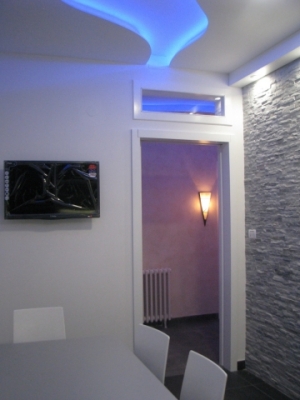 Luksuzan namešten stan 100 m2  Modene 1, Novi Sad centar, Pešačka Zona, 4. sprat