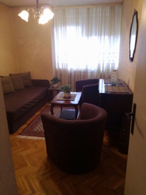ISSUANCE three-bedroom apartment apartment -400 euros