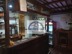 Prodaje se restoran u Kragujevcu, sa kompletnim inventarom i kucom pored restorana. 