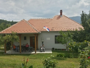 Savršena kuća podno Divčibara