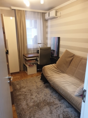 Neue Luxus-möblierte 3-Zimmer-Wohnung  im Zentrum von Novi Sad zu vermietenn