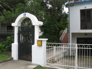 Zu verkaufen Villa Gajić-acht Apartments und Studios