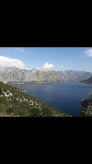 Great plot with panoramic sea view for sale in UNESCO protected town of Perast, Bay of Kotor - Monte