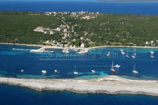 Zadar, Premuda Island - Building plot, 807 m2