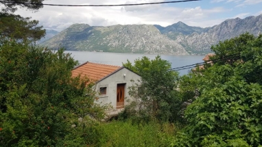 Stone house for sale in a great location in Dobrota, Kotor. 