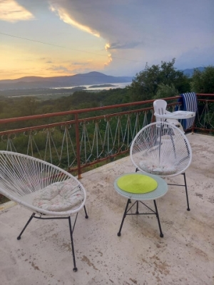 House with views of the Tivat Bay and the airport!