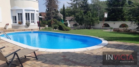 Kuća sa bazenom-Sr. Kamenica