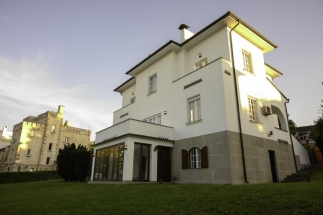 Rezidencijalna vila na Senjaku na 15 ari placa, za ambasade, kompanije, skole