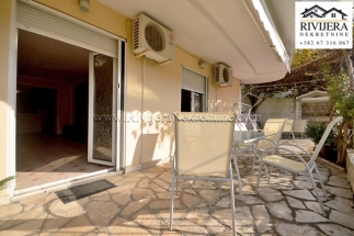 Charming 3 – bedroom apartment near sea in Topla 1