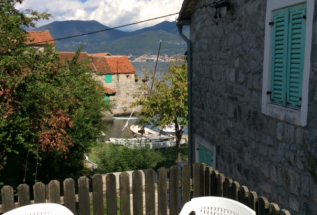 Stone house for sale in Tivat