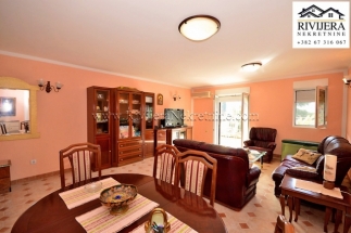 Charming 3 – bedroom apartment near sea in Topla 1