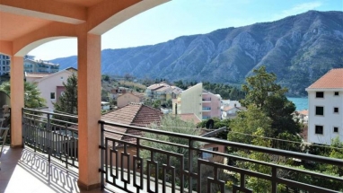 House with apartments for sale in Dobrota, Kotor