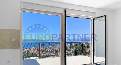 Modern apartment with garden with sea view and swimming pool and elevator, Crikvenica