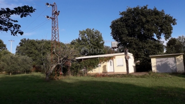 ISTRA, MEDULIN - Poljoprivreno zemljište s legaliziranom kućom i garažom