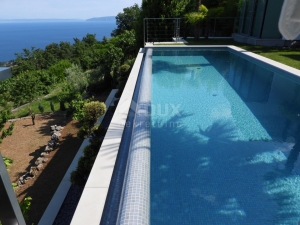 LOVRAN - Luxusvilla mit wunderschönem Meerblick, Pool und Garten von 500m2