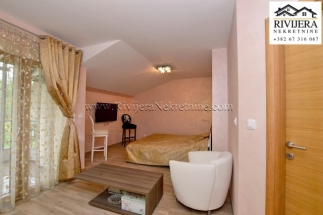 Luxury three bedroom apartment in Igalo