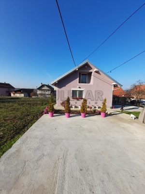 Na prodaju kuća u Maršiću350m2