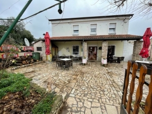 ISTRIA, PULA - House with business space