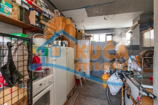 Na prodaju prizemlje kuće u Durlanu, 81m2 plus garaža 17m2