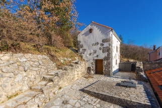 TRIBALJ, okolica Crikvenice -  Dvije kamene kuće s bazenom na mirnoj lokaciji okruženoj zelenilom