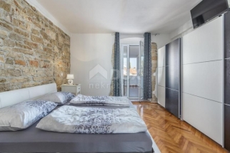 ISTRIA, POREČ - Penthouse in the city center with sea view