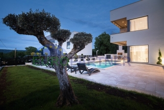 High class! Top design immersed in the Istrian landscape