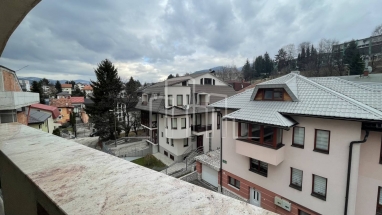 Haus mit zwei Wohnungen zur Miete in Grbavica