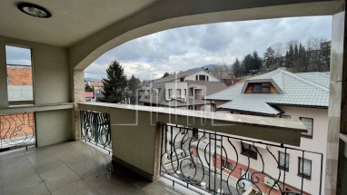 Haus mit zwei Wohnungen zur Miete in Grbavica