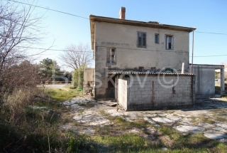 Solin, Sveti Kajo, prodaja zemljište 1349m2  sa kućom 240m2