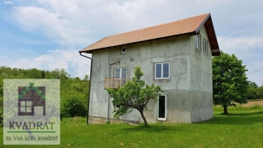 Nedovršena kuća 200 m², 50 ari, Ub, Tulari – 60 000 €