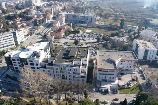 Business premise Pula, large business premises with underground garages. Town center.