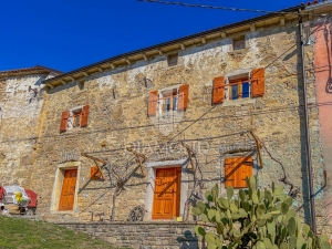 Istrisches Steinhaus in ruhiger Lage und freiem Blick