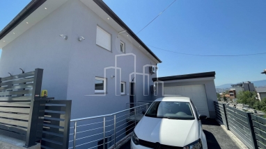 Two-room apartment in a house for rent in Pofalići