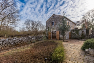 INSEL KRK, Gebiet Malinska - Renoviertes einheimisches Steinhaus mit Meerblick