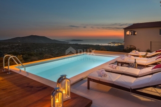 DALMATIA, PRIMOSTEN - Beautiful villa with a magical panoramic view of the sea and nature