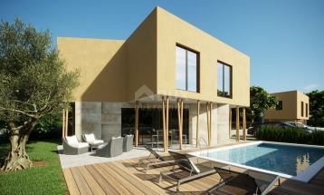 ISTRA, BRTONIGLA - Moderna kuća sa bazenom na mirnoj lokaciji