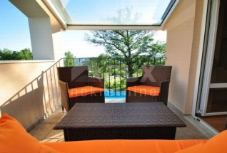 ISTRIEN, BUZET - Modern gestaltete Villa mit Pool in einem weitläufigen Garten