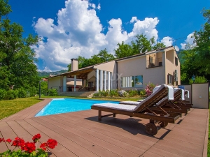 ISTRIA, BUZET - Modernly designed villa with pool on a spacious garden