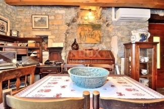 ISTRIA, MOMJAN - Traditional house with a wonderful view