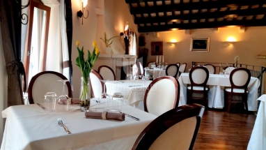 Rovinj, center, well-established restaurant in a top location
