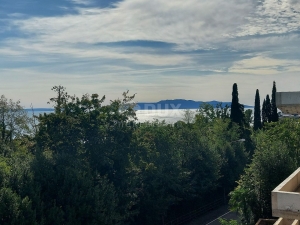 OPATIJA, LOVRAN - villa 333m2 s bazenom i pogledom na more + okoliš 500m2