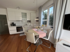 OPATIJA, IČIĆI - apartment in a new building for rent, garden, swimming pool, private parking, sea v