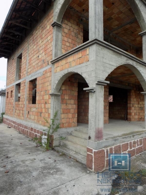 Unfinished house for sale in Ćuprija
