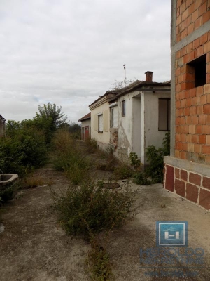 Na prodaju nezavršena kuća u Ćupriji