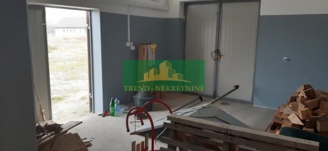 Prodaja Građevinsko zemljište  sa izgrađenim objektom 99m2- Novi Sad, Rumenka