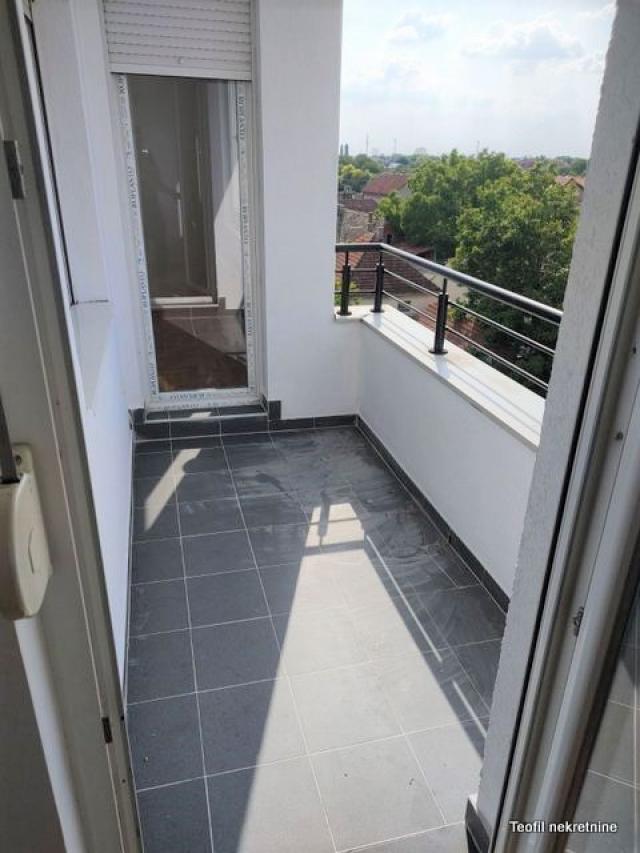 STARA PAZOVA NOVA PAZOVA 70m2 , (T) , 92000e