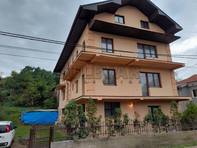 Lepa, nova kuća u Gabrovcu, 420 m2