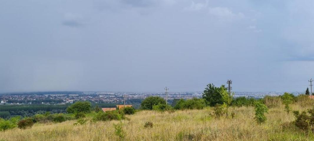 Plac na Salaksijama sa pogledom na Novi Sad